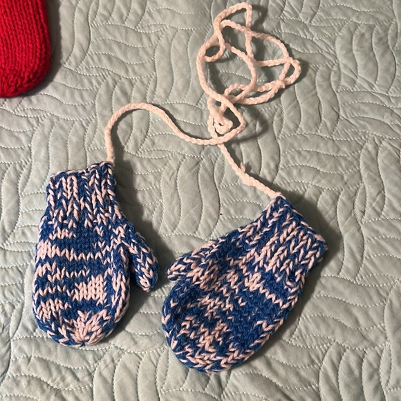 Handmade Knit Mittens with String - Picture 3 of 8